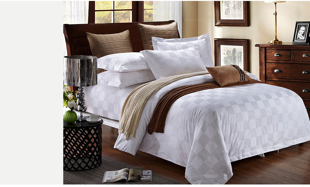 酒店白色格子床品