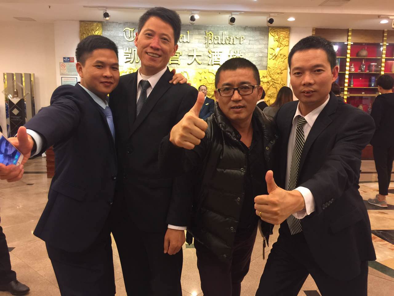 这般情谊能猜到是酒店布草供应商吗？